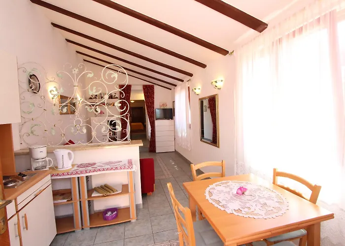 Apartment Lucu