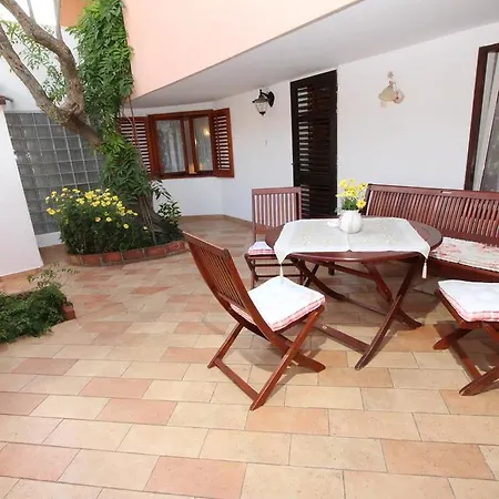 Apartment Lucu