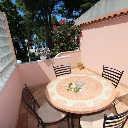 Apartment Lucu