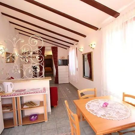 Apartment Lucu