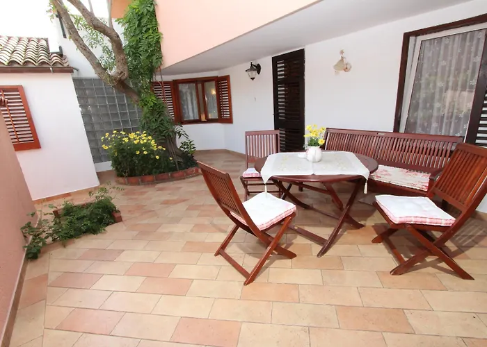 Apartment Lucu *